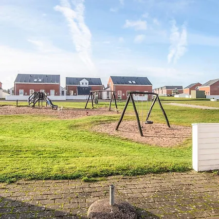 6 Person In Romo-by Traum *